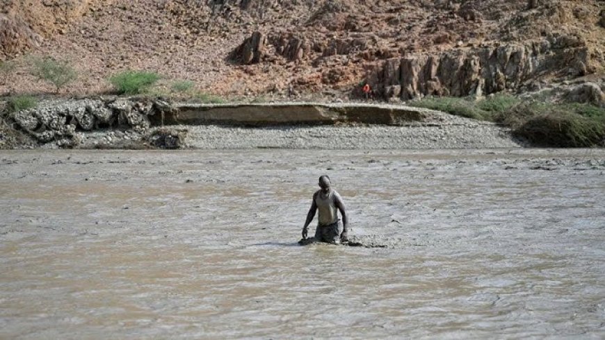 Dam bursts in war-torn Sudan, kills 60