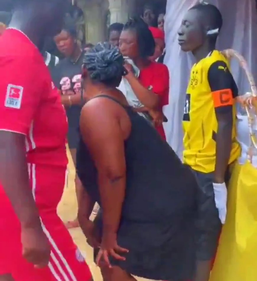 Video Of Ghanaian Women Twerking On A Corpse at The Funeral