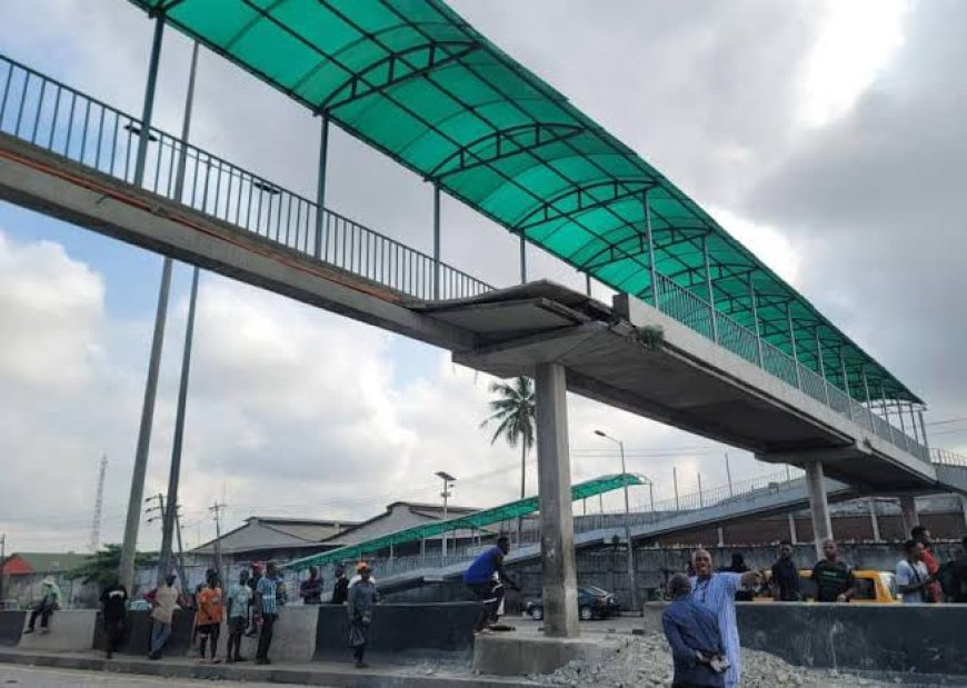 Partial Collapse of Five-Star Pedestrian Bridge on Oshodi-Apapa Expressway Causes Traffic Disruptions